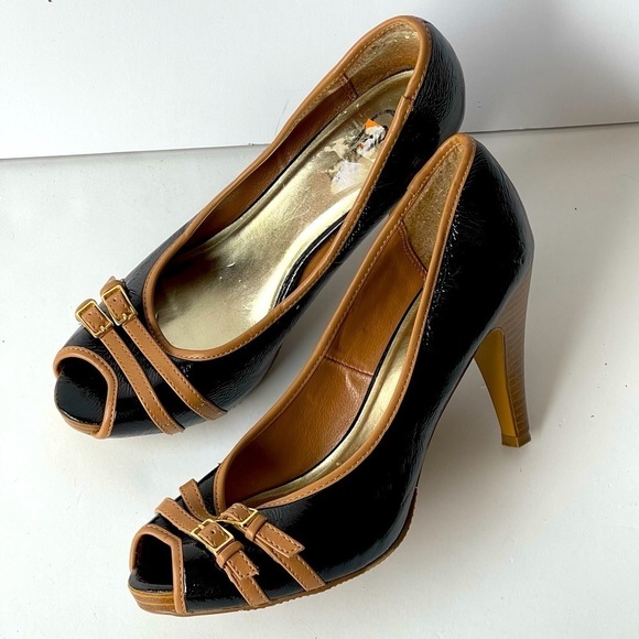 Candie's Black Brown Patent Leather Pumps Heels Buckle, Sz 8 - Picture 4 of 10
